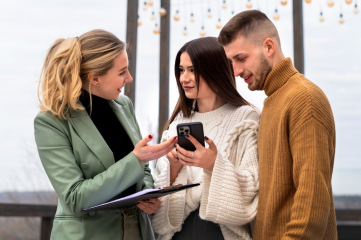 Why Mass Texting Beats Push Notifications in User Engagement